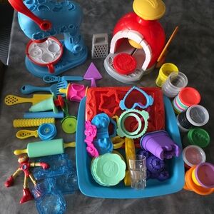 🧡 Play-Doh Creation Sets